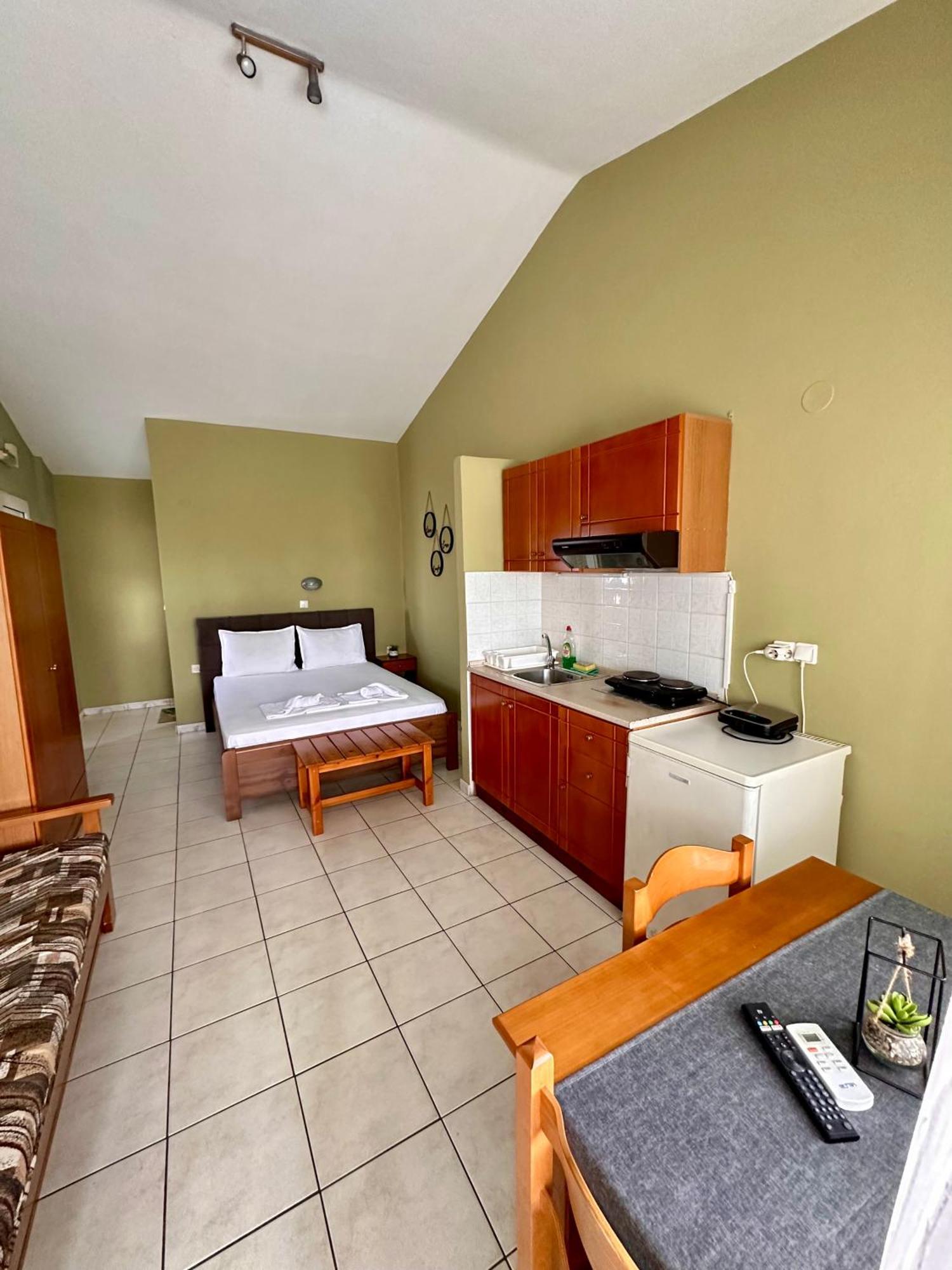 Artemis Hotel Apartments Keramotí Buitenkant foto