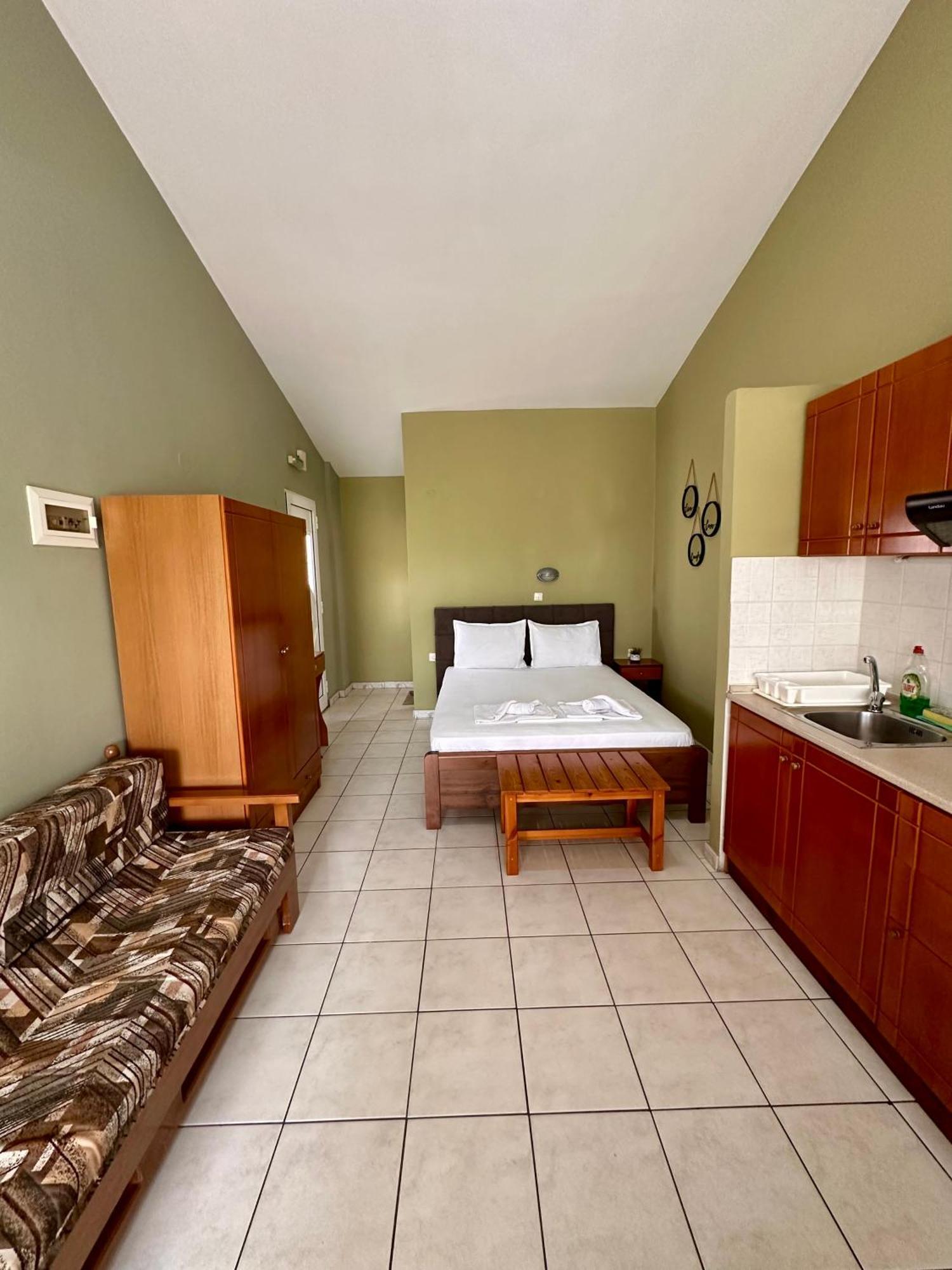 Artemis Hotel Apartments Keramotí Buitenkant foto